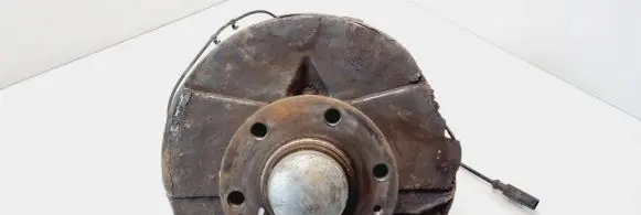 Iveco Daily 35 - 40.10 Front wheel hub spindle knuckle