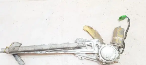 Subaru Impreza I Sliding door window regulator with motor