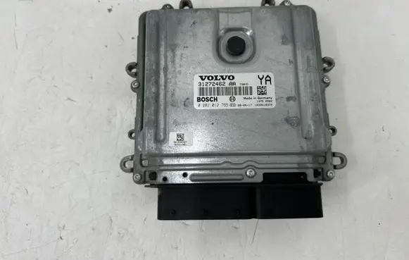 Volvo V70 Engine control unit/module 0281012765