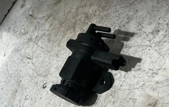 Audi A6 S6 C6 4F Turbo solenoid valve 702256240