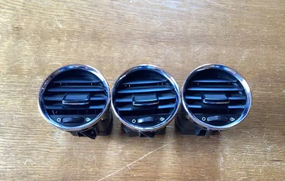 Seat Ibiza III (6L) Dash center air vent grill 9658515377 Y05190