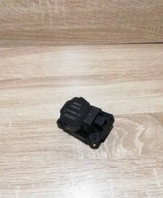 BMW 3 E90 E91 Air flap motor/actuator 113930072
