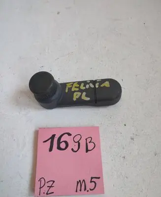 Skoda Felicia I Front door window winding handle 3948398