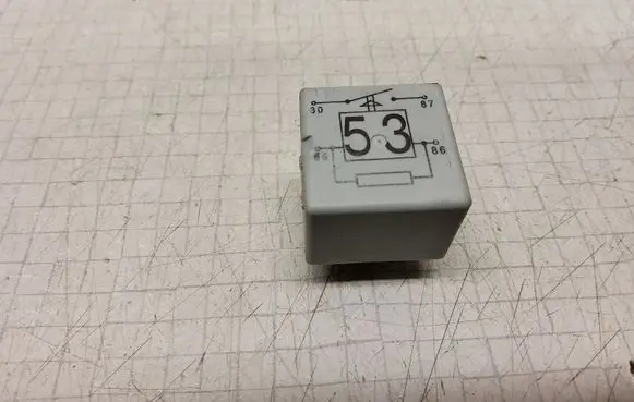 Volkswagen Transporter - Caravelle T5 Other relay 141951253B