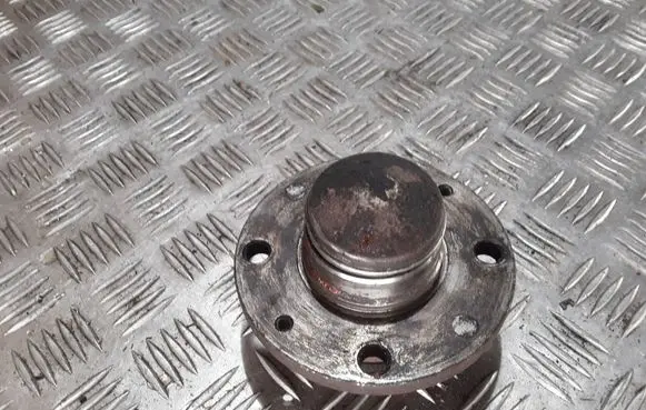 Opel Corsa D Rear wheel hub