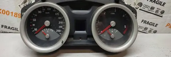 Renault Megane II Speedometer (instrument cluster) 8200399700 PCAB012034 35110419