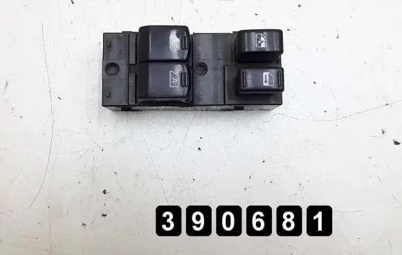 Nissan Quest Electric window control switch