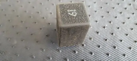 Volkswagen Jetta I Other relay 321955531A 5WK1636