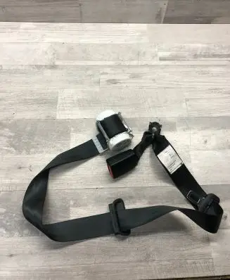 Volkswagen Jetta VI Middle seatbelt (rear) 5C6857807M 069602 272113