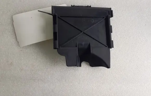 Volkswagen Golf VII Fuse box cover 5Q0927165F