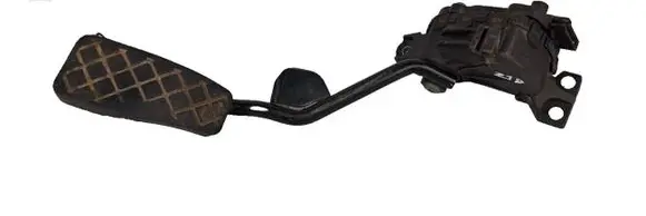Accelerator throttle pedal