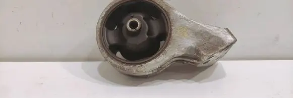 Hyundai Santa Fe Engine mount bracket