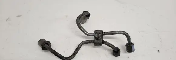 Fuel injector supply line/pipe