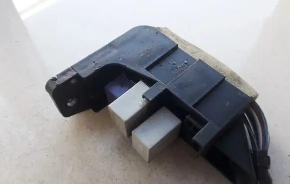 Toyota Avensis T270 Fuse box set 5934YB1
