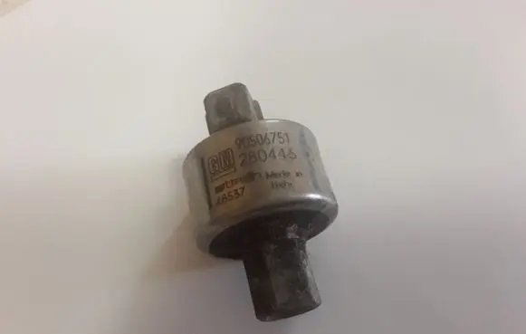 Opel Vectra B Air conditioning (A/C) pressure sensor 90506751 280446