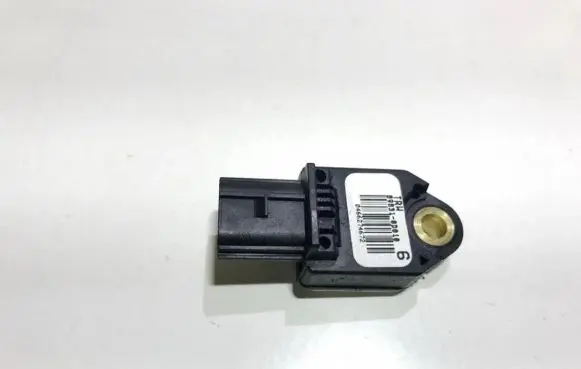 Toyota Yaris Airbag deployment crash/impact sensor 898310d010 89831-0d010