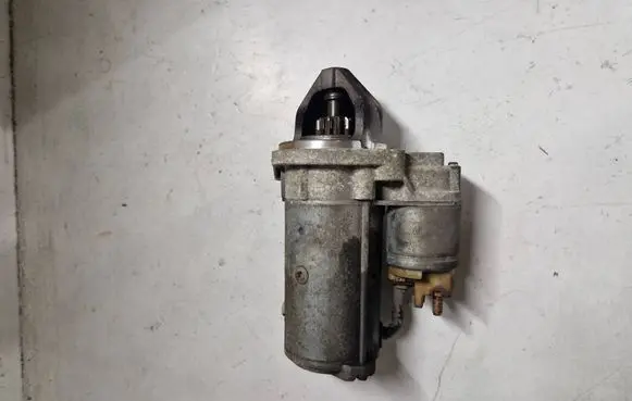 Mercedes-Benz Vito Viano W639 Starter motor 0051511301