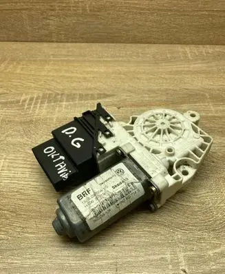 Volkswagen Touran I Rear door window regulator motor 1K0959704B 995933109 BRF