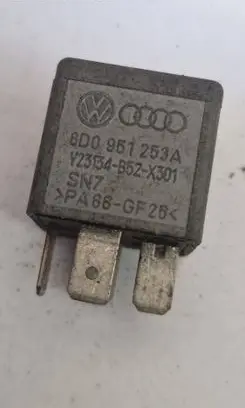 Volkswagen Touareg I Other relay 8D0951253A PA66GF20 2334523301
