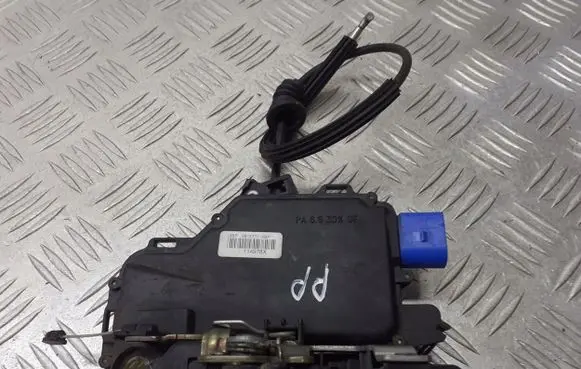 Skoda Fabia Mk1 (6Y) Front door lock 3B1837016BP
