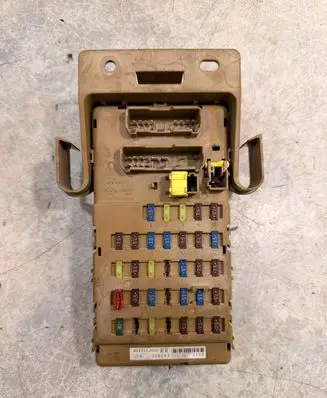 Subaru Legacy Fuse module 82201AJ000