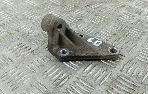 KIA Sorento Rear differential/diff mount bracket 
