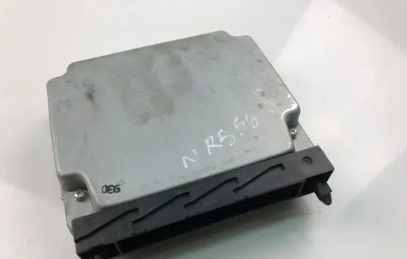 Volvo V70 Engine control unit/module ECU 30729998A