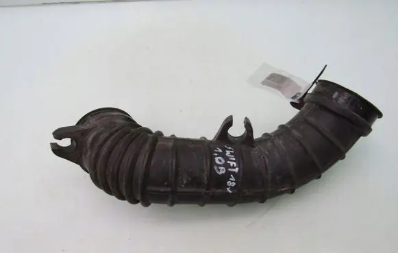 Suzuki Swift III Air intake hose/pipe