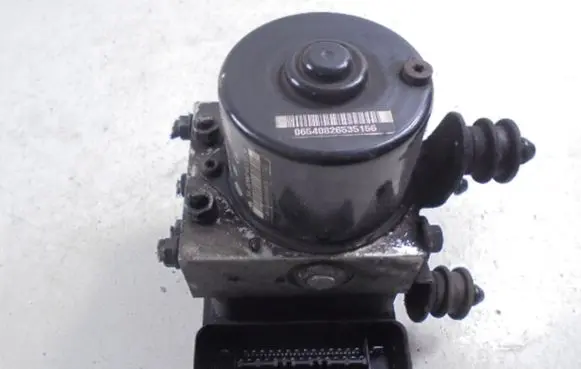 Skoda Octavia Mk2 (1Z) ABS Pump 1K0614517T