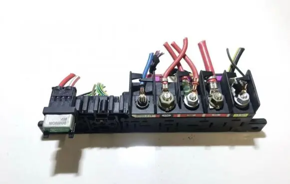 Volkswagen Golf IV Fuse box set 8l0941822