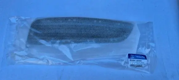 Hyundai i30 Front bumper upper radiator grill
