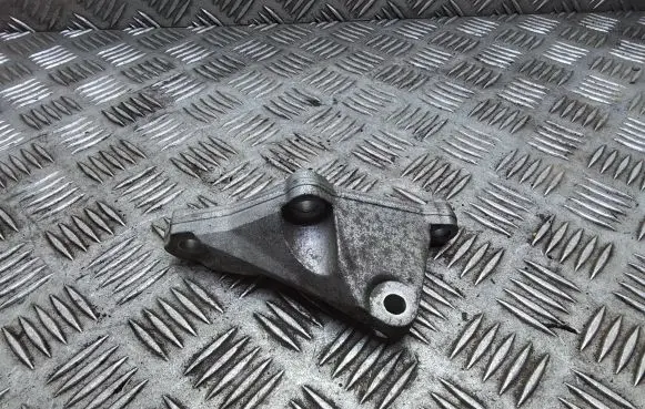 BMW 1 F20 F21 Fuel pump bracket 13517810698 1351781069801 781069801