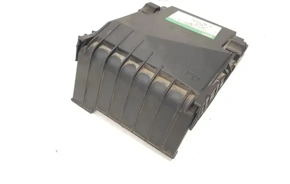 Volkswagen PASSAT B6 Fuse box cover 1K0937132F