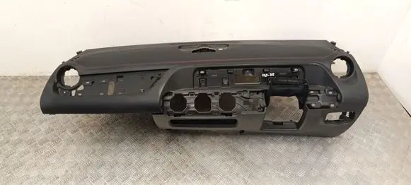 Mercedes-Benz EQA Dashboard 3311984