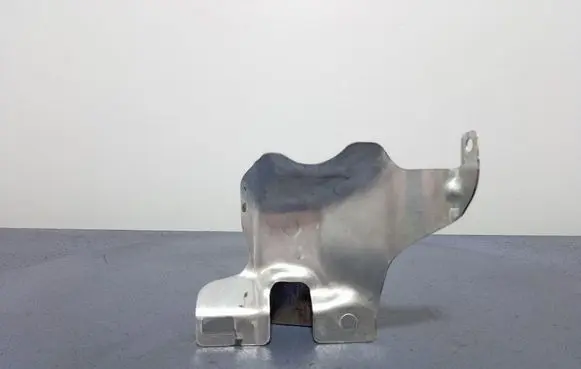 BMW 1 F40 Exhaust heat shield 8632102