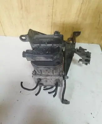Volkswagen PASSAT B5 ABS Pump 0273004281 01947 770203
