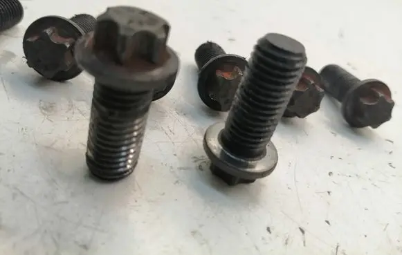 Ford Transit Flywheel bolts 