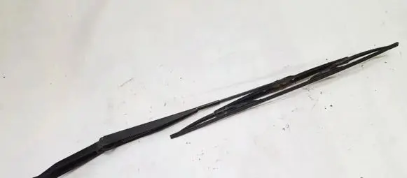 Honda CR-V Front wiper blade arm