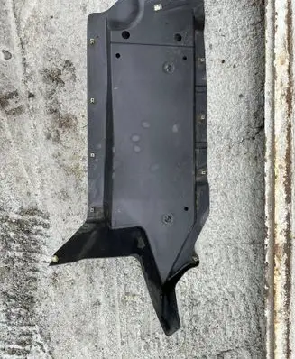 Volkswagen Multivan T5 Other under body part 7H0825337B