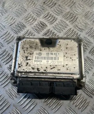 Volkswagen Golf IV Engine control unit/module 038906012M 0281001979