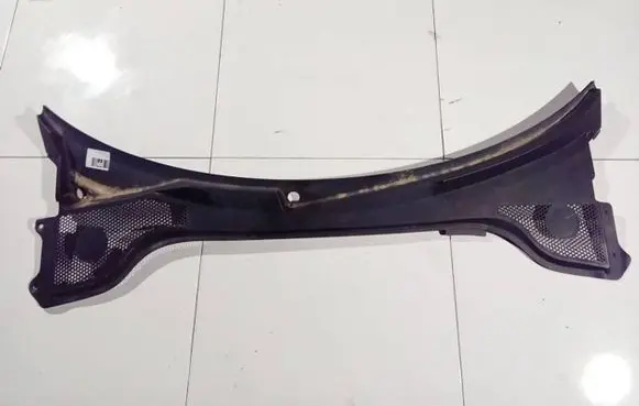 Audi TT TTS Mk2 Wiper trim 8j2819401