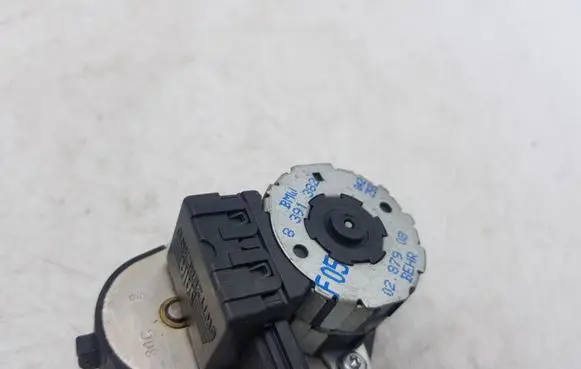 BMW 7 E38 Air flap motor/actuator 8391382
