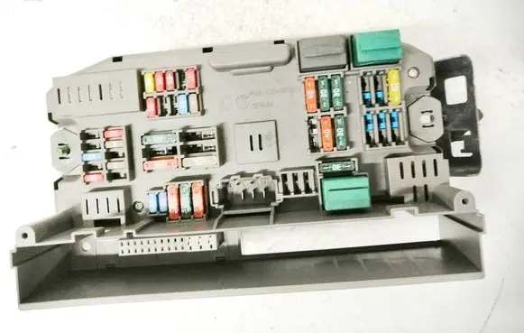 BMW X5 E70 Fuse box set b010107400 518966010b
