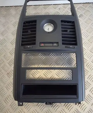 Chrysler Grand Voyager V Dashboard center trim panel 