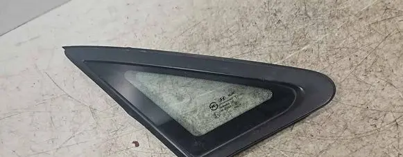 Hyundai i30 Front triangle window/glass DOT736AS2M32 43R000083
