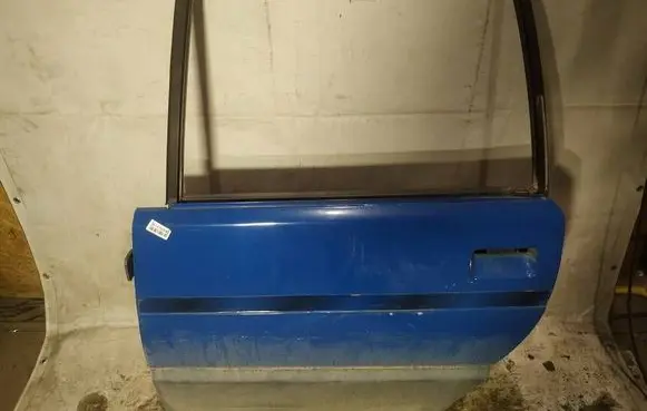 Renault Espace II Rear door melynos