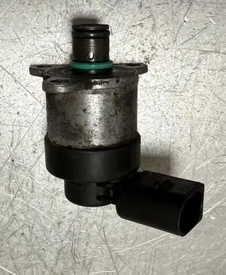 BMW 5 E60 E61 Fuel pressure sensor 0928400