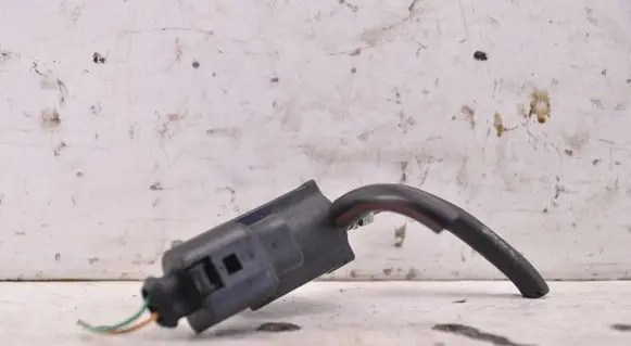 Audi Q5 SQ5 8R Turbo solenoid valve 037906283C
