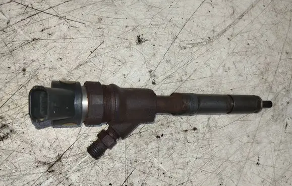Toyota Yaris Verso Fuel injector 2367033030