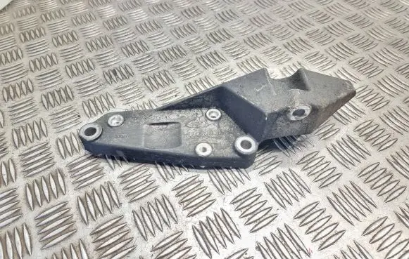 Ford Focus Engine mounting bracket 6g9q3k738bb